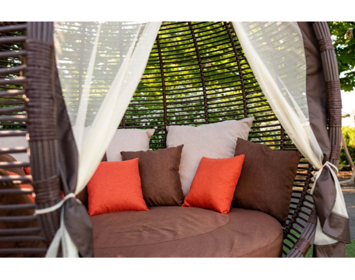 Бунгало из металла и ротанга Соланда